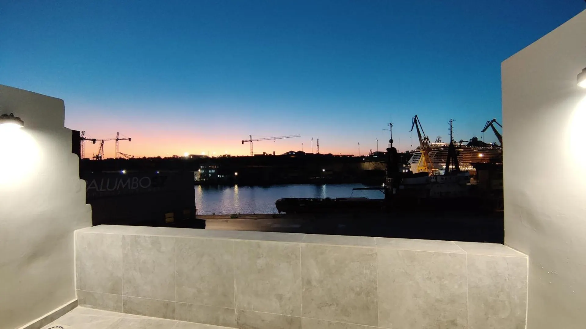Cabin 4 Savynomad Harbour Residences Wow Views Cospicua Malta